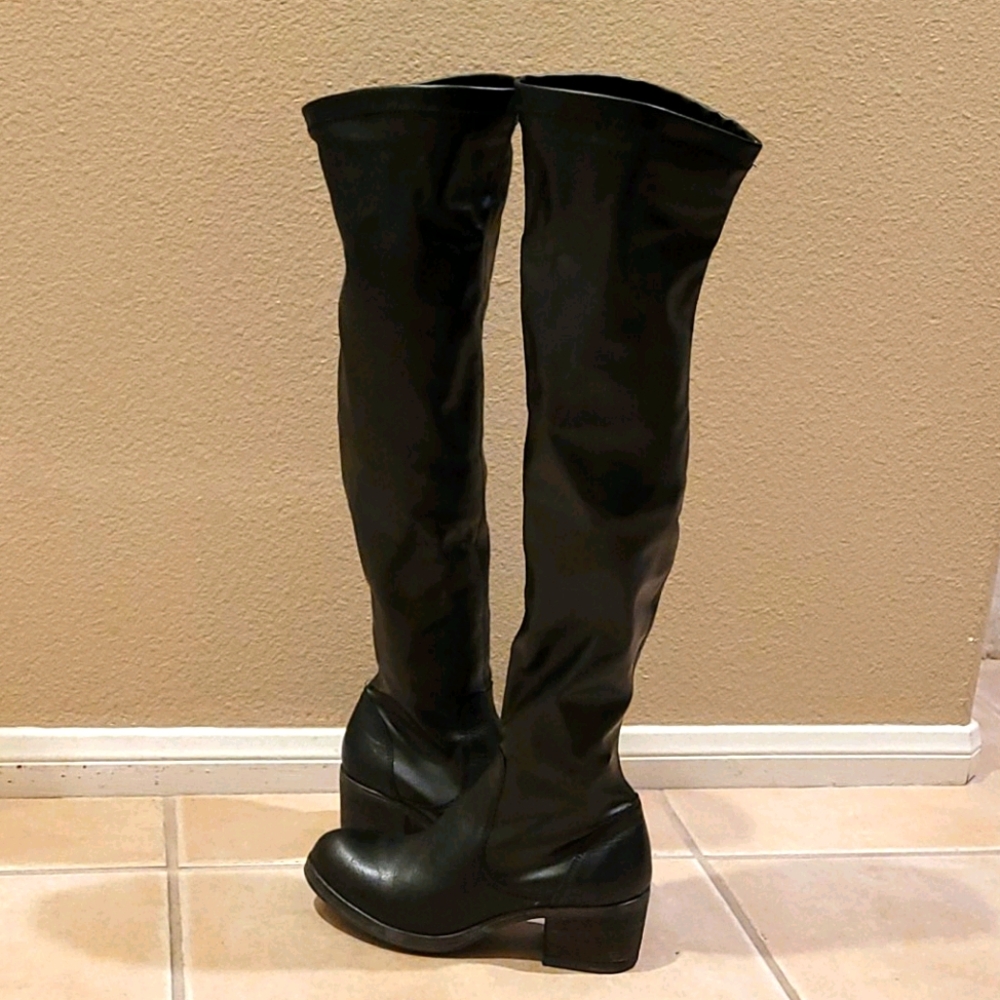 Aldo black leather sz 7 knee high boots stretch